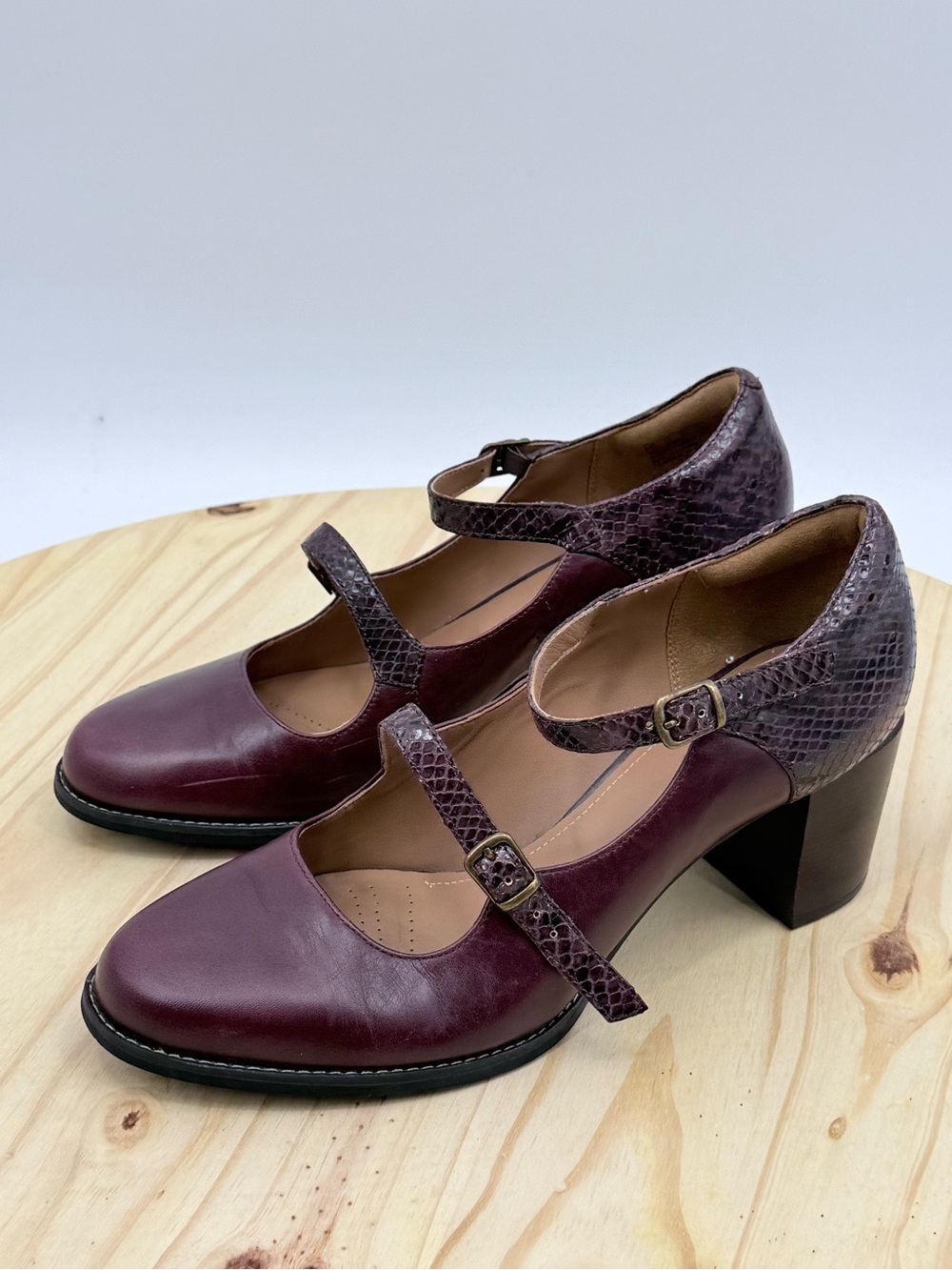 Clarks Tarah Presley Dark Academia Purple Leather Mary Jane Pumps Size 11